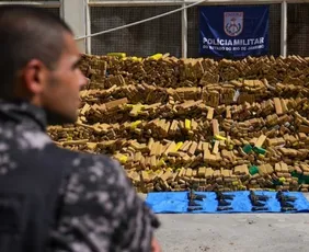 Imagem ilustrativa da imagem Vídeo mostra bunker onde 48 toneladas de maconha foram encontradas pela polícia
