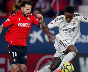 Imagem ilustrativa da imagem Vini Jr marca após vaias, mas Real Madrid perde para Osasuna com gol no fim