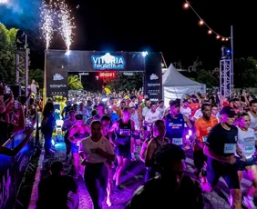 Imagem ilustrativa da imagem Vitória Night Run: últimas vagas abertas para corrida noturna na capital capixaba