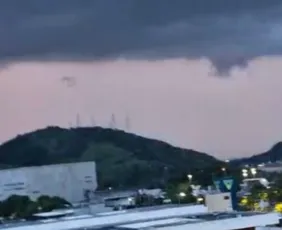 Imagem ilustrativa da imagem Vitória registra mais de 2 mil raios durante tempestade na última terça