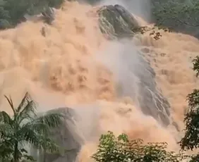 Imagem ilustrativa da imagem Volume da Cachoeira da Fumaça impressiona após chuvas no Sul do ES