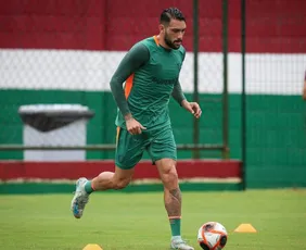 Imagem ilustrativa da imagem Zagueiro Freytes sob pressão no Fluminense