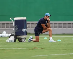 Imagem ilustrativa da imagem Zubeldía revela problema cardíaco e fala sobre pressão no futebol