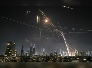 Imagem ilustrativa da imagem Irã diz que vai bombardear 'todo o Golfo Pérsico' se for invadido pelos EUA