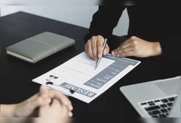 Imagem ilustrativa da imagem Mil vagas para estudantes no ES ganharem até R$ 2 mil