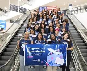 Imagem ilustrativa da imagem 500 vagas de intercâmbio abertas para alunos da rede estadual; veja como participar