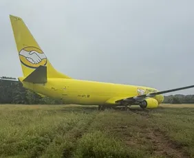 Imagem ilustrativa da imagem Avião sai da pista após pousar no aeroporto de Salvador