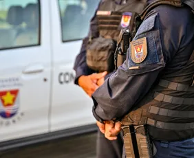 Imagem ilustrativa da imagem Condenado por violência doméstica é preso com drogas em Vitória