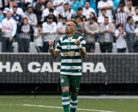 Imagem ilustrativa da imagem Coritiba bate Santos em polêmica com Neymar e brilho de Breno Lopes