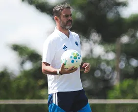 Imagem ilustrativa da imagem Cruzeiro respira e mira reação diante do Remo