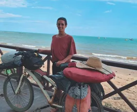 Imagem ilustrativa da imagem De bicicleta pelo Brasil, argentina se declara ao ES: "Apreciei a energia"