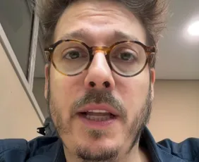 Imagem ilustrativa da imagem Fabio Porchat cancela shows após acidente em teatro; técnica fica ferida