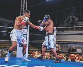 Imagem ilustrativa da imagem Falcão Fight 3: festival de nocautes domina Arena Jacaraípe