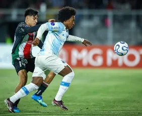 Imagem ilustrativa da imagem Grêmio perde 3 pênaltis, tem gol anulado e empata na Sul-Americana