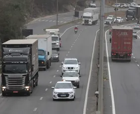 Imagem ilustrativa da imagem Mais de 330 mil veículos devem passar pela BR-101 no ES durante o feriadão