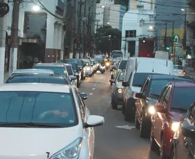 Imagem ilustrativa da imagem Mais de 6 mil motoristas foram multados este ano por dirigir sem CNH