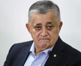 Imagem ilustrativa da imagem Ministro diz que ‘taxa das blusinhas’ foi erro e elo Flávio-Master pesa na campanha