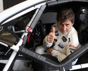 Imagem ilustrativa da imagem Morre Alex Zanardi, campeão paralímpico e ex-piloto de F1, aos 59 anos