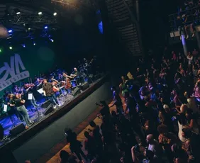 Imagem ilustrativa da imagem Nova Orquestra estreia turnê com clássicos de Bruno Mars em Vitória