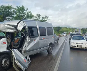 Imagem ilustrativa da imagem PRF alerta para risco de colisões traseiras nas rodovias durante o feriadão