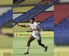 Imagem ilustrativa da imagem Rio Branco vence, assume o segundo lugar e afunda o Real na Série D