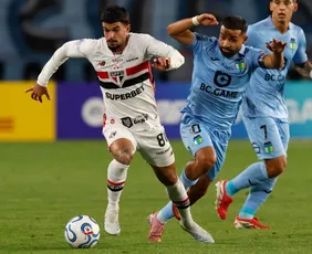 Imagem ilustrativa da imagem São Paulo segura O'Higgins, garante empate no Chile e segue líder do grupo