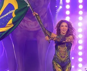 Imagem ilustrativa da imagem Shakira se despede do Brasil com declaração de amor: 'Inesquecível e arrepiante'