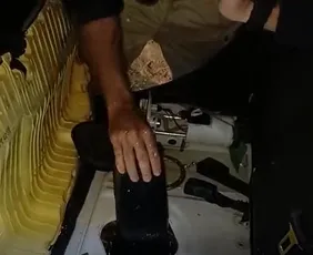 Imagem ilustrativa da imagem VÍDEO | PRF encontra 19 kg de droga escondidos em tanque de carro na BR-262 no ES