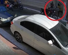Imagem ilustrativa da imagem VÍDEO: PM atira em homem em situação de rua para se defender de ataque em Guarapari