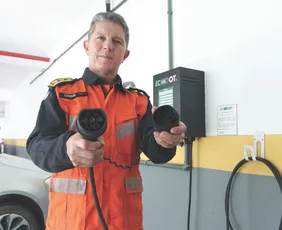 Imagem ilustrativa da imagem Adaptar garagens com carregadores de  carros elétricos pode custar até R$ 100 mil