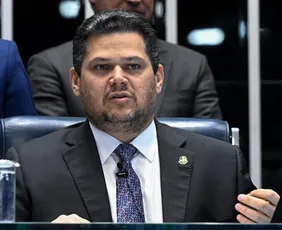 Imagem ilustrativa da imagem Alcolumbre quer alterar PEC, e fim da escala 6x1 pode ficar para depois da eleição