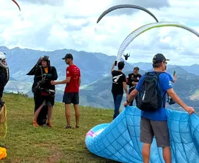 Imagem ilustrativa da imagem Alfredo Chaves recebe campeonato de parapente na Rampa da Cachoeira Alta