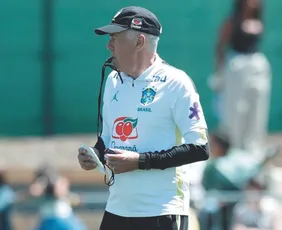 Imagem ilustrativa da imagem Ancelotti testa cinco mudanças no time titular para jogo contra o Haiti