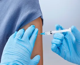Imagem ilustrativa da imagem Anvisa atualiza vacinas contra Covid para acompanhar variantes em circulação