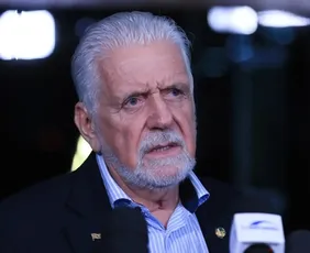 Imagem ilustrativa da imagem Apuração da PF acusa Jaques Wagner de receber vantagens; senador nega