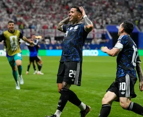 Imagem ilustrativa da imagem Argentina consegue virada épica e disputará 2ª final seguida de Copa