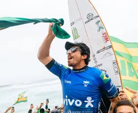 Imagem ilustrativa da imagem Atual campeão mundial, Yago Dora vence etapa de Saquarema da WSL