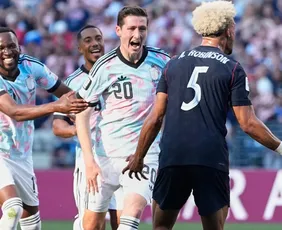 Imagem ilustrativa da imagem Balogun é anulado em campo, Bélgica arrasa com os EUA e frustra manobra de Trump