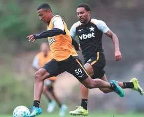 Imagem ilustrativa da imagem Botafogo mira controle da SAF após acusação de desvio de aporte ao Lyon