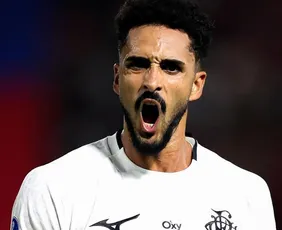 Imagem ilustrativa da imagem Botafogo supera gol contra, vira e garante liderança geral da Sul-Americana