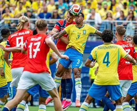 Imagem ilustrativa da imagem Brasil e Noruega encerram primeiro tempo, sem gols, e pênalti defendido por Nyland