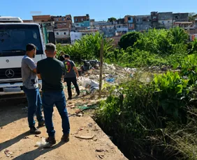 Imagem ilustrativa da imagem Caminhão é apreendido após crime ambiental e multa chega a R$ 52 mil na Serra