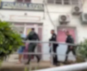 Imagem ilustrativa da imagem Casal é preso por sequestrar e torturar homem após sofrer golpe de R$ 50 mil