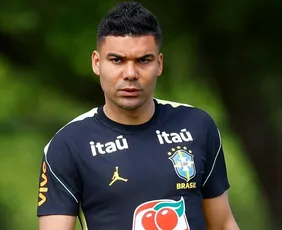 Imagem ilustrativa da imagem Casemiro acerta com Inter Miami e deve jogar com Messi