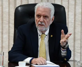 Imagem ilustrativa da imagem Caso Master: PF cumpre buscas contra Jaques Wagner, líder do governo no Senado