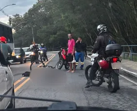 Imagem ilustrativa da imagem Ciclista fica ferido após colisão com moto na Rodovia Serafim Derenzi, em Vitória