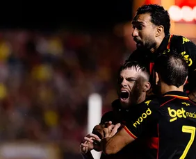 Imagem ilustrativa da imagem Com brilho de Barletta, Sport vence Náutico na Ilha do Retiro e dorme na liderança