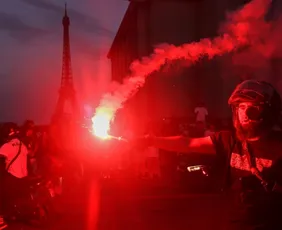 Imagem ilustrativa da imagem Comemoração de título do PSG tem 416 detidos e ao menos 7 policiais feridos