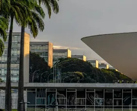 Imagem ilustrativa da imagem Congresso se aproxima do recesso sem votar PEC 6x1 e PL da Misoginia