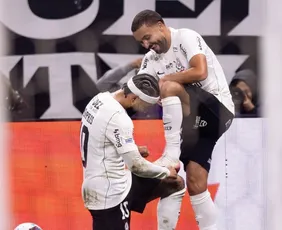 Imagem ilustrativa da imagem Corinthians vence Atlético-MG com golaço de Zakaria na volta de Memphis